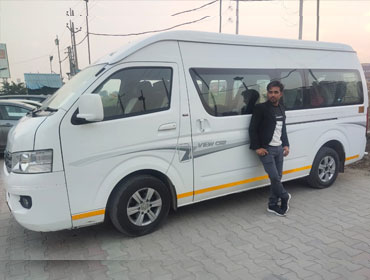 8 seater foton view imported mini van on rent india